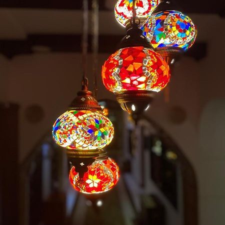 Aryaf Hostel 니즈와 외부 사진