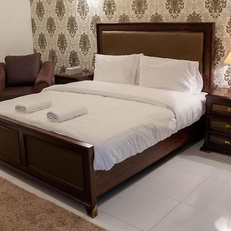 Aryaf Hostel 니즈와 외부 사진