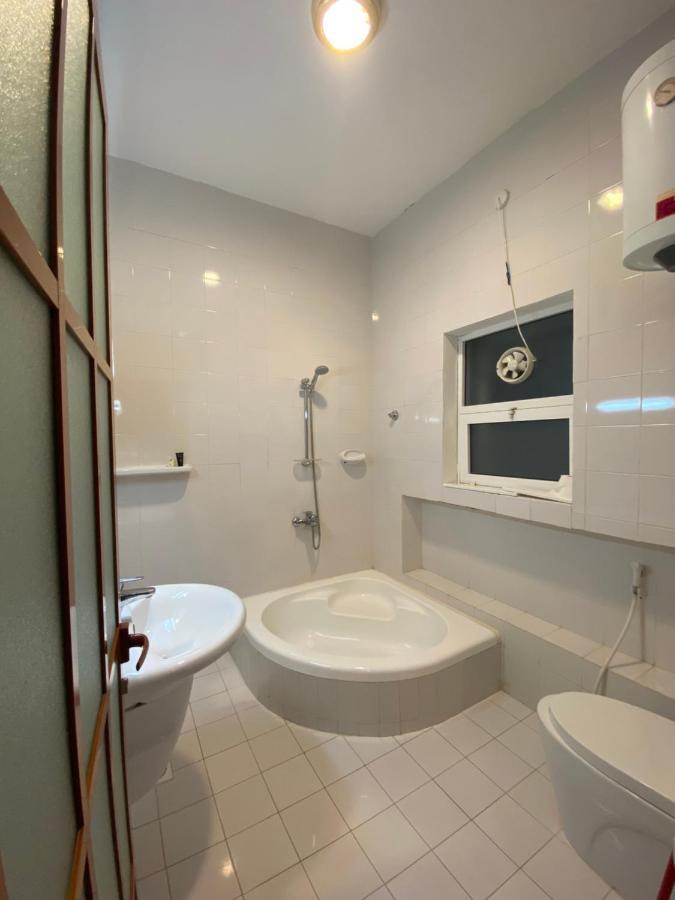 Aryaf Hostel 니즈와 외부 사진
