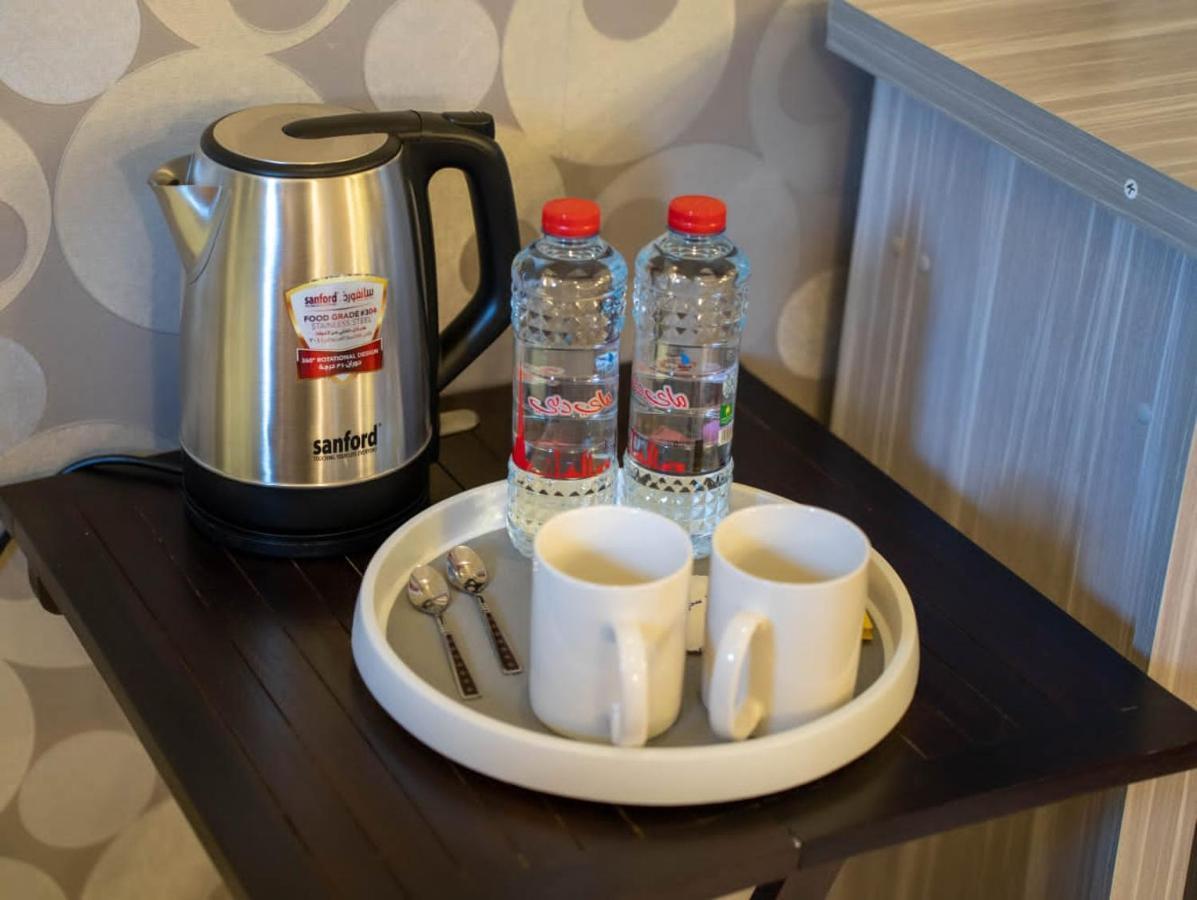 Aryaf Hostel 니즈와 외부 사진