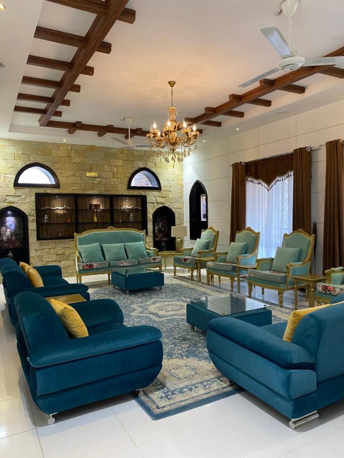 Aryaf Hostel 니즈와 외부 사진