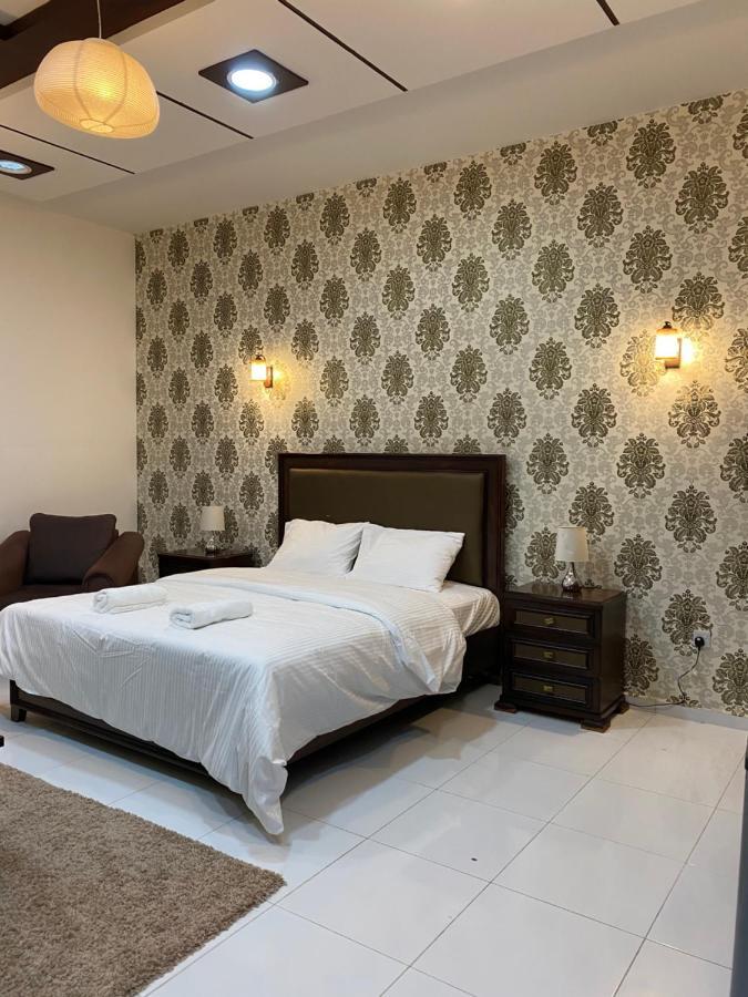Aryaf Hostel 니즈와 외부 사진