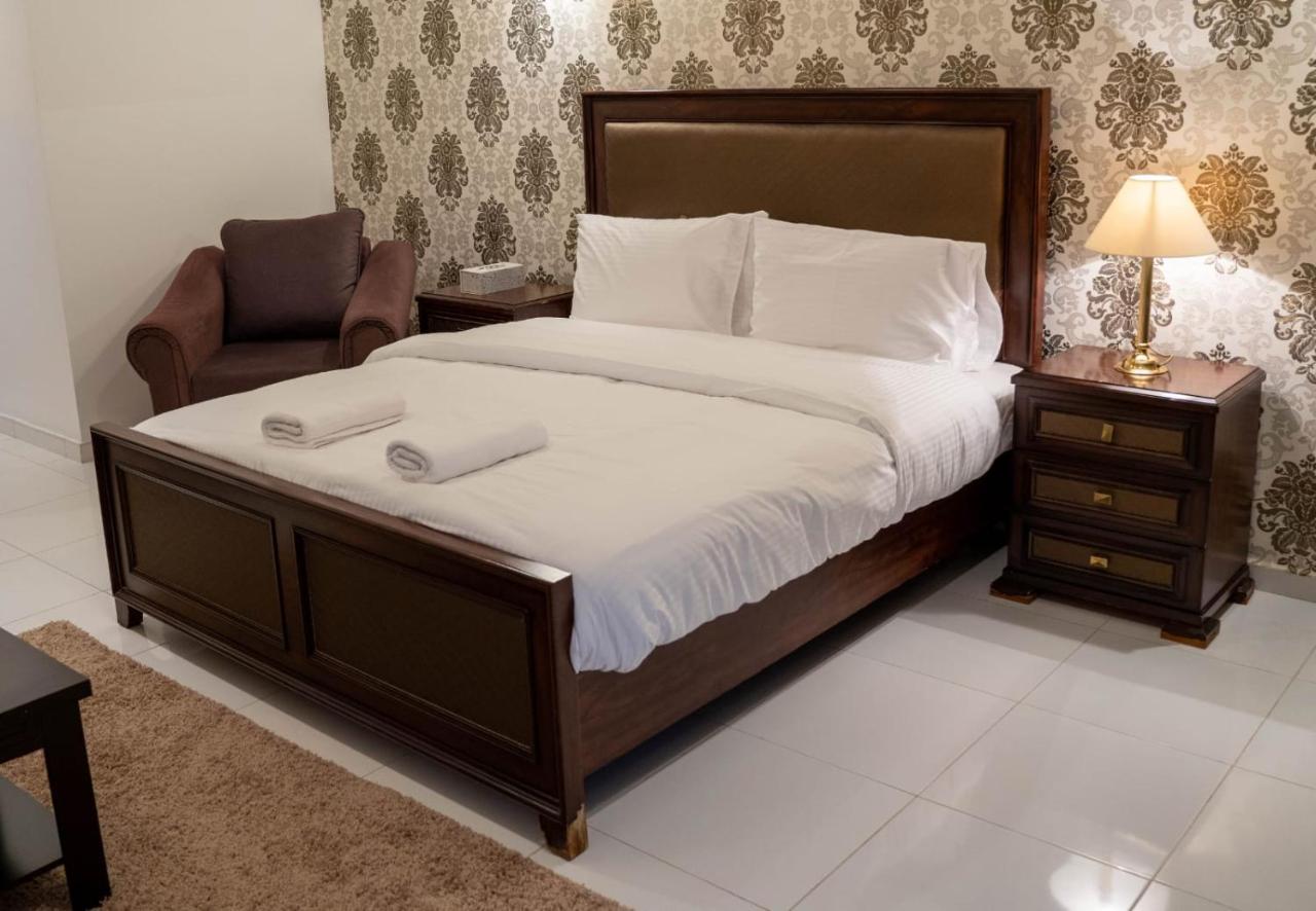 Aryaf Hostel 니즈와 외부 사진