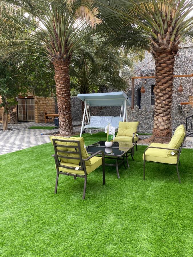 Aryaf Hostel 니즈와 외부 사진