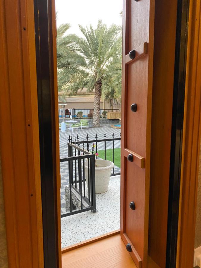 Aryaf Hostel 니즈와 외부 사진
