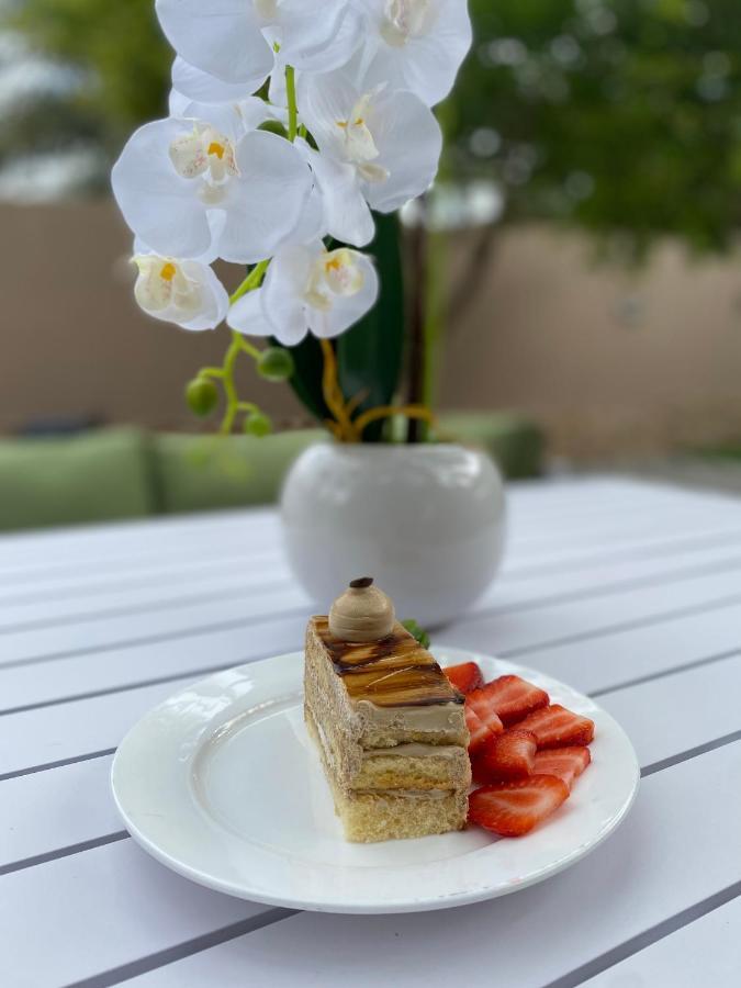 Aryaf Hostel 니즈와 외부 사진