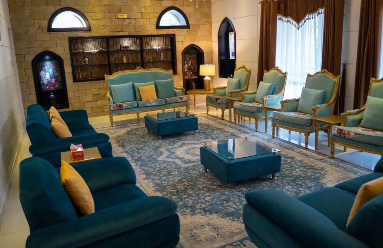 Aryaf Hostel 니즈와 외부 사진